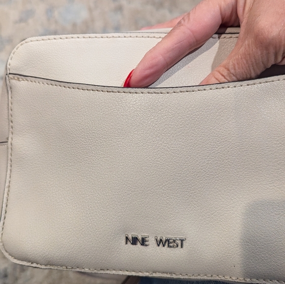 Nine West two tone shoulder/crossbody bag - Picture 4 of 7